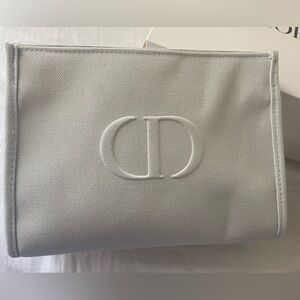 brand new Dior beaute bag with samples dior mascara and new forever glow